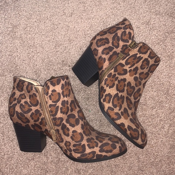 Style & Co Healed Boots - Women’s size 6.5 - Picture 4 of 5